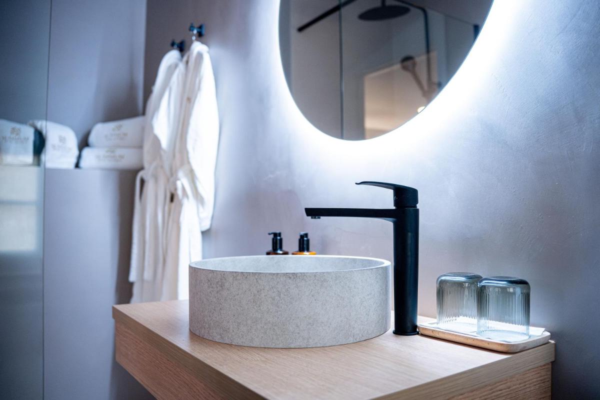 Hotel Boutique Monells Summum