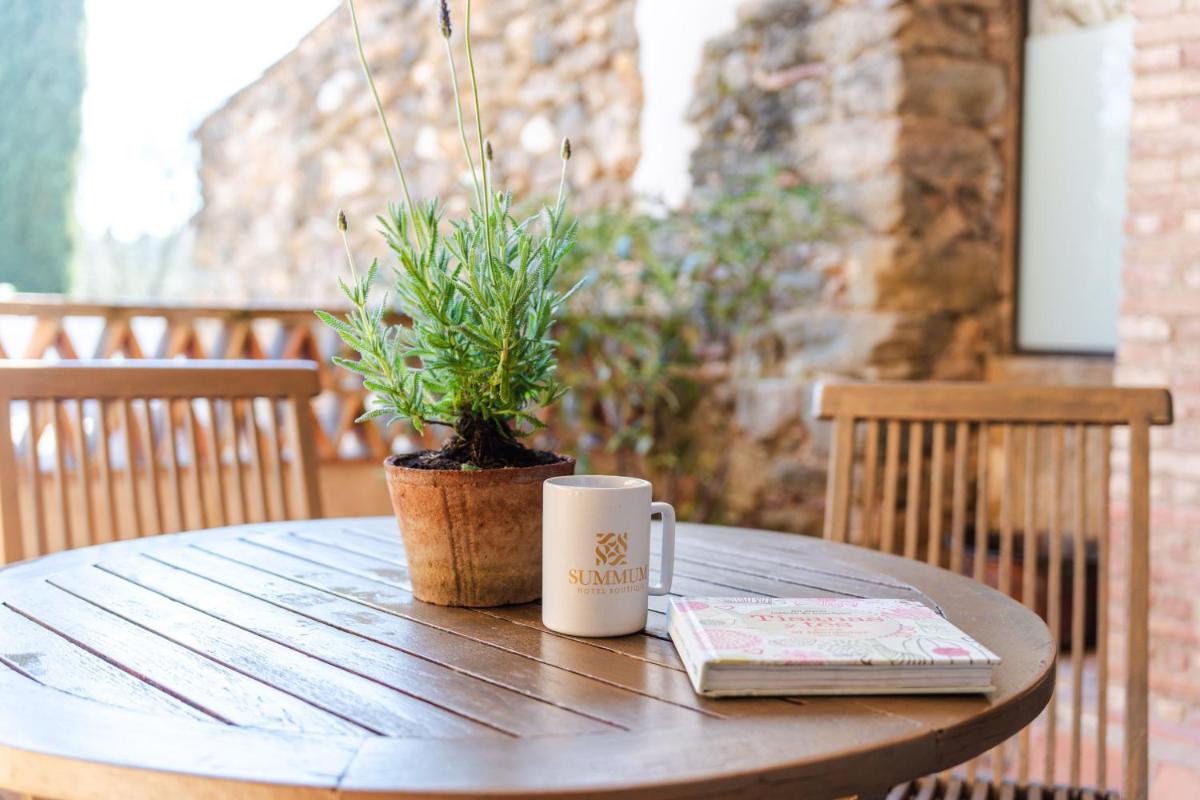 Hotel Boutique Monells Summum