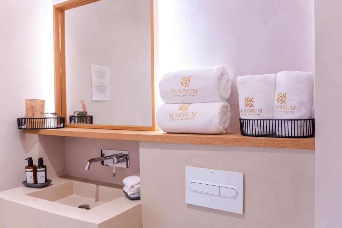 Hotel Boutique Monells Summum