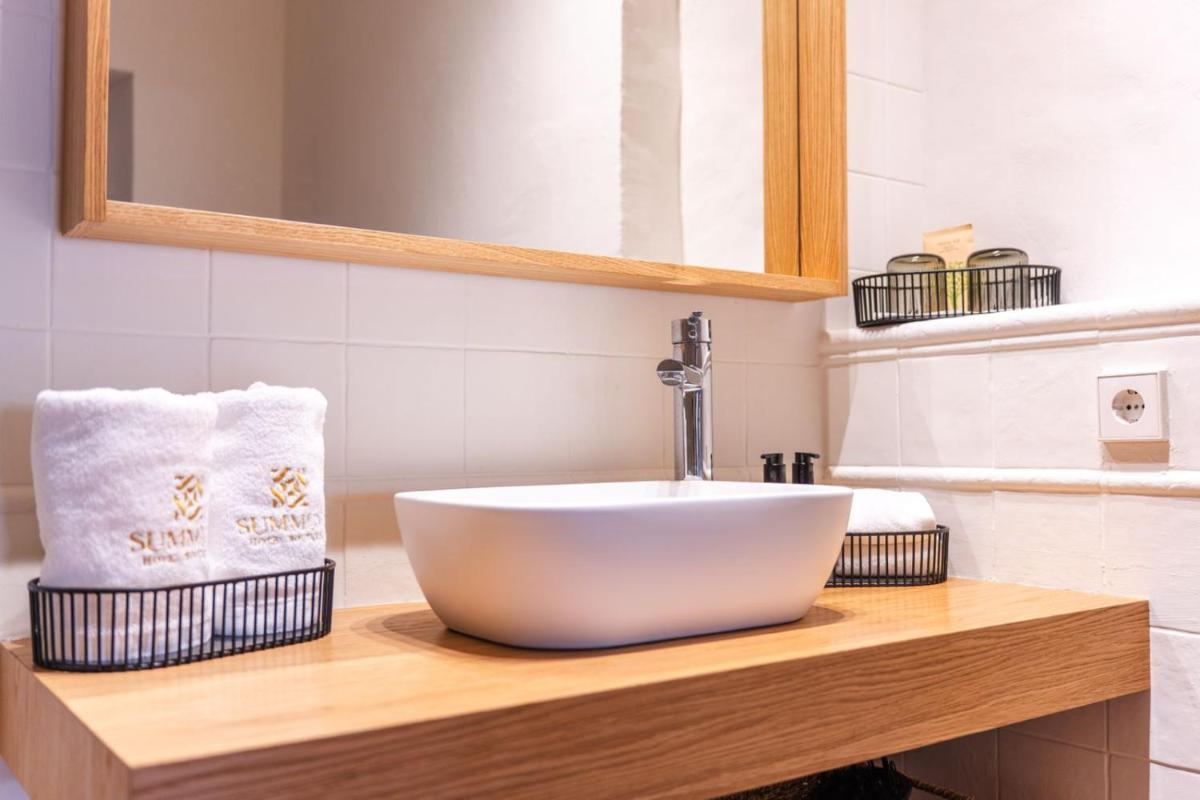 Hotel Boutique Monells Summum