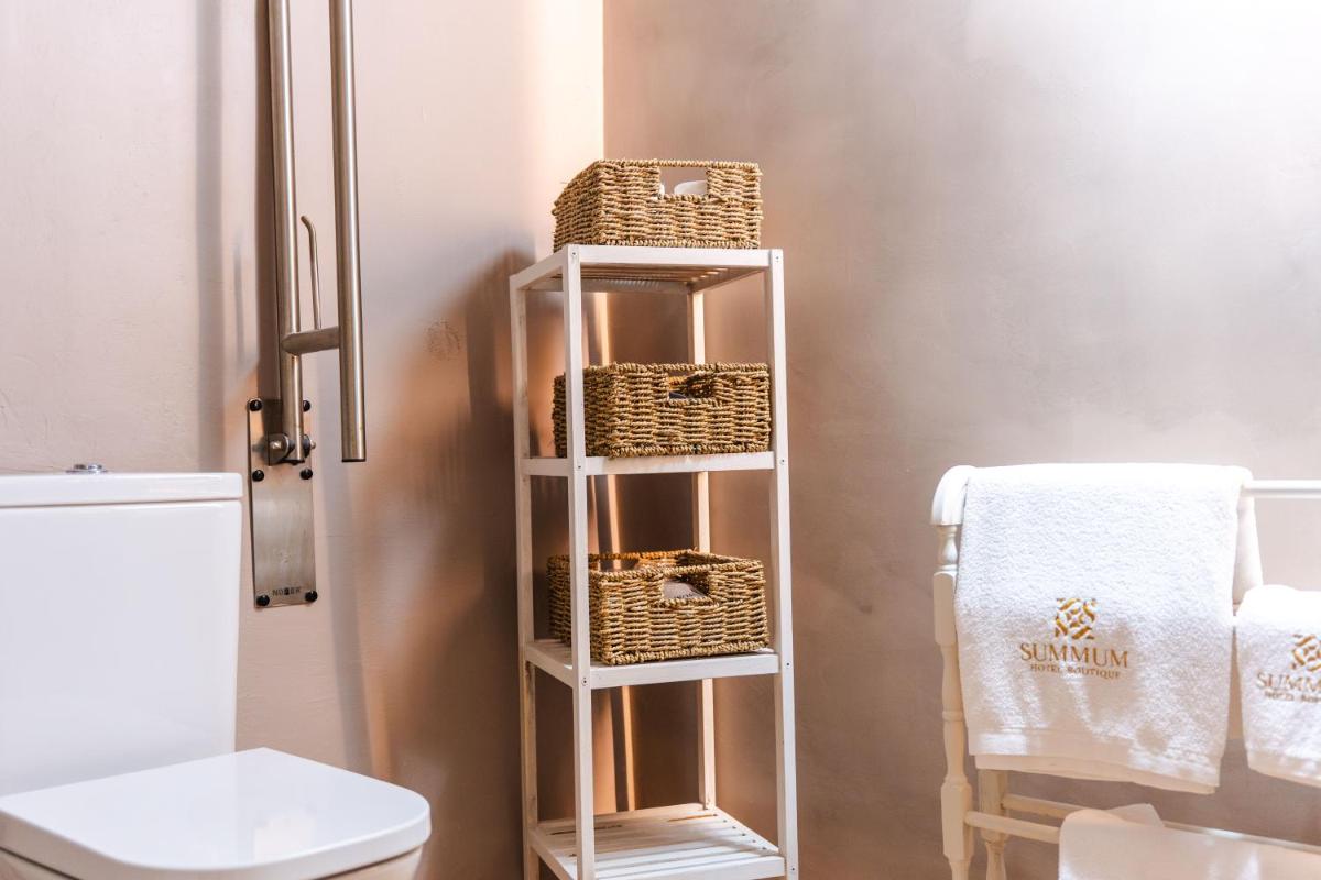 Hotel Boutique Monells Summum
