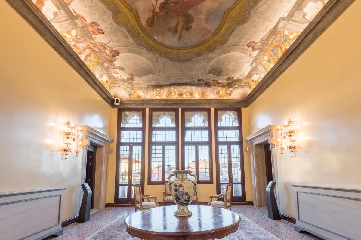 Hotel Nani Mocenigo Palace