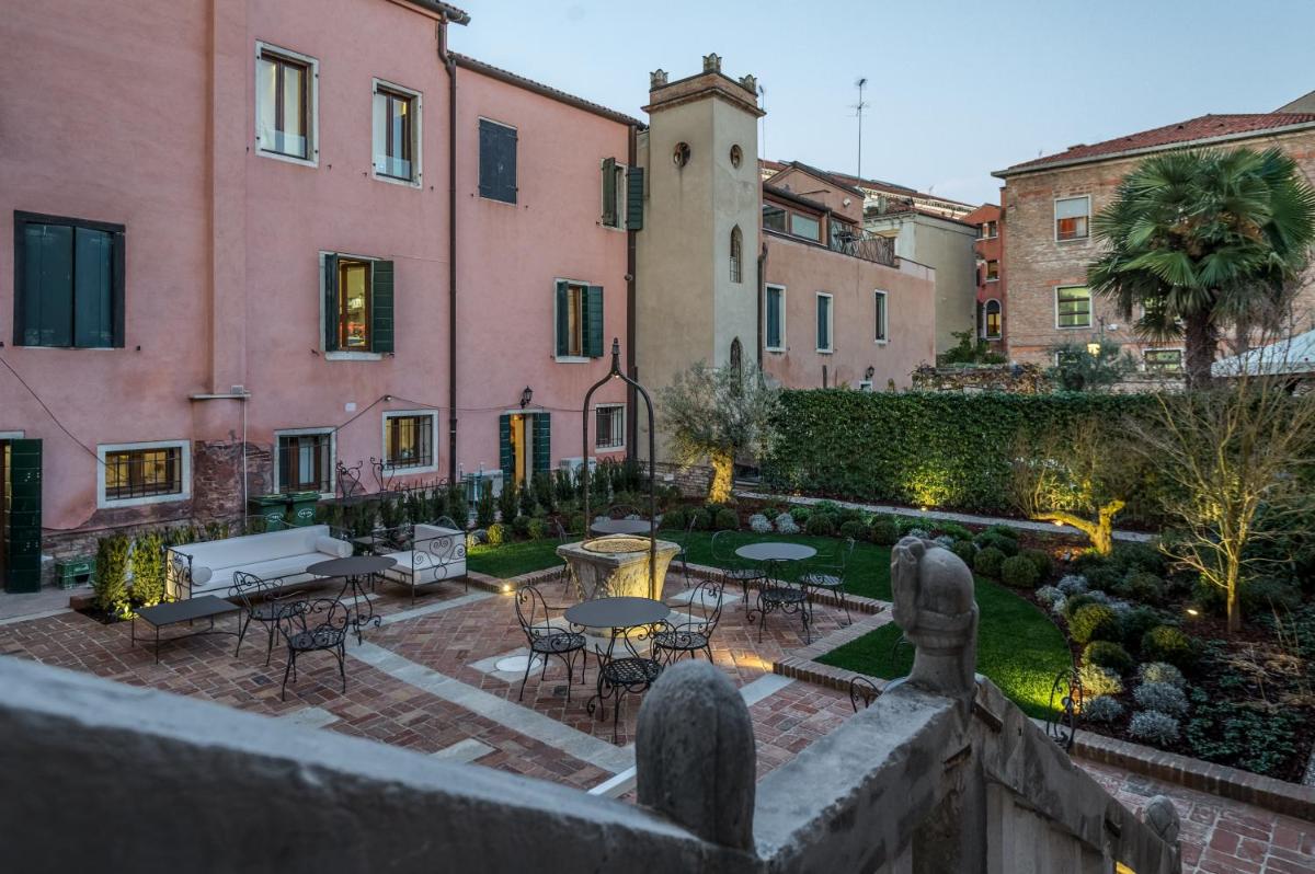 Hotel Nani Mocenigo Palace