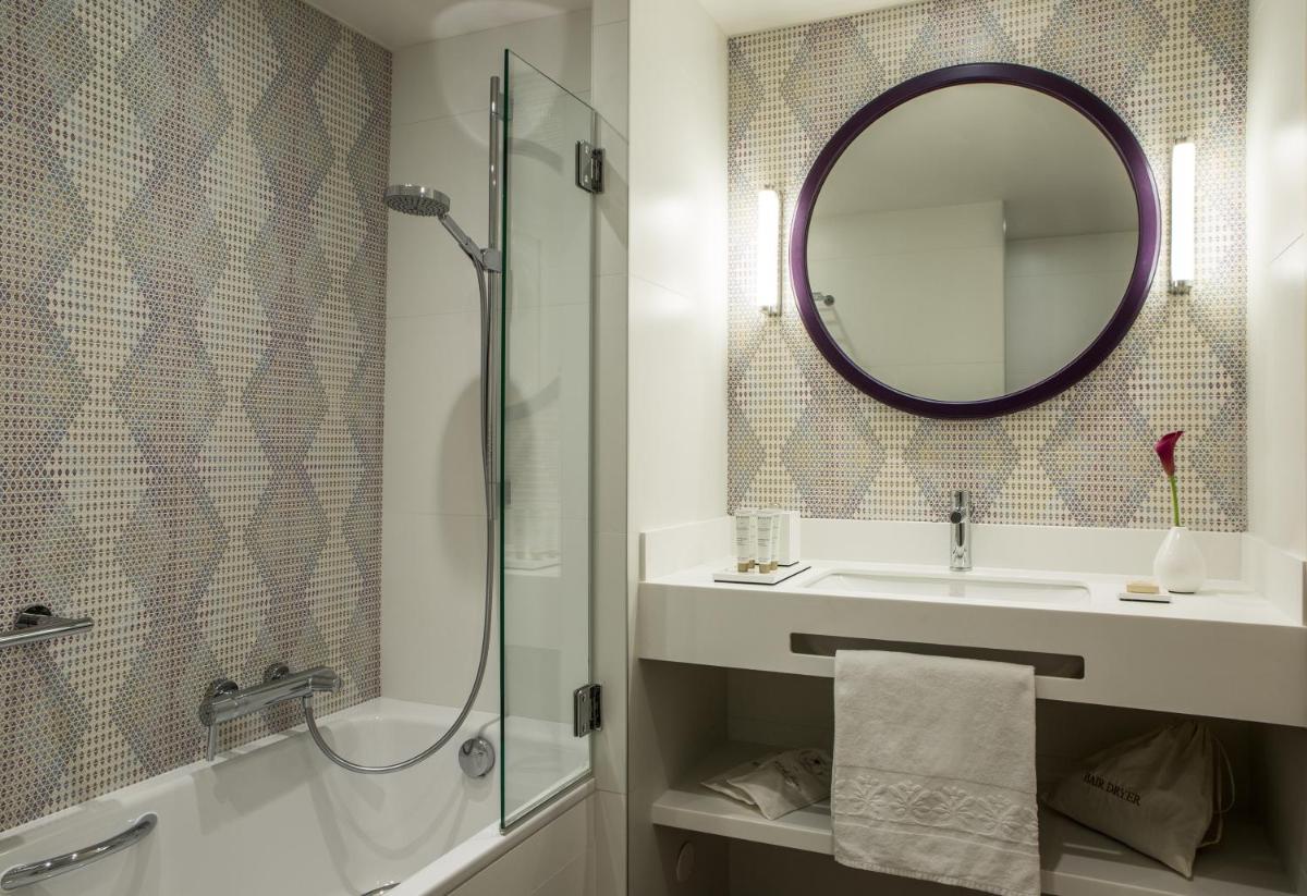 Hôtel Parc Saint-Séverin - Esprit de France