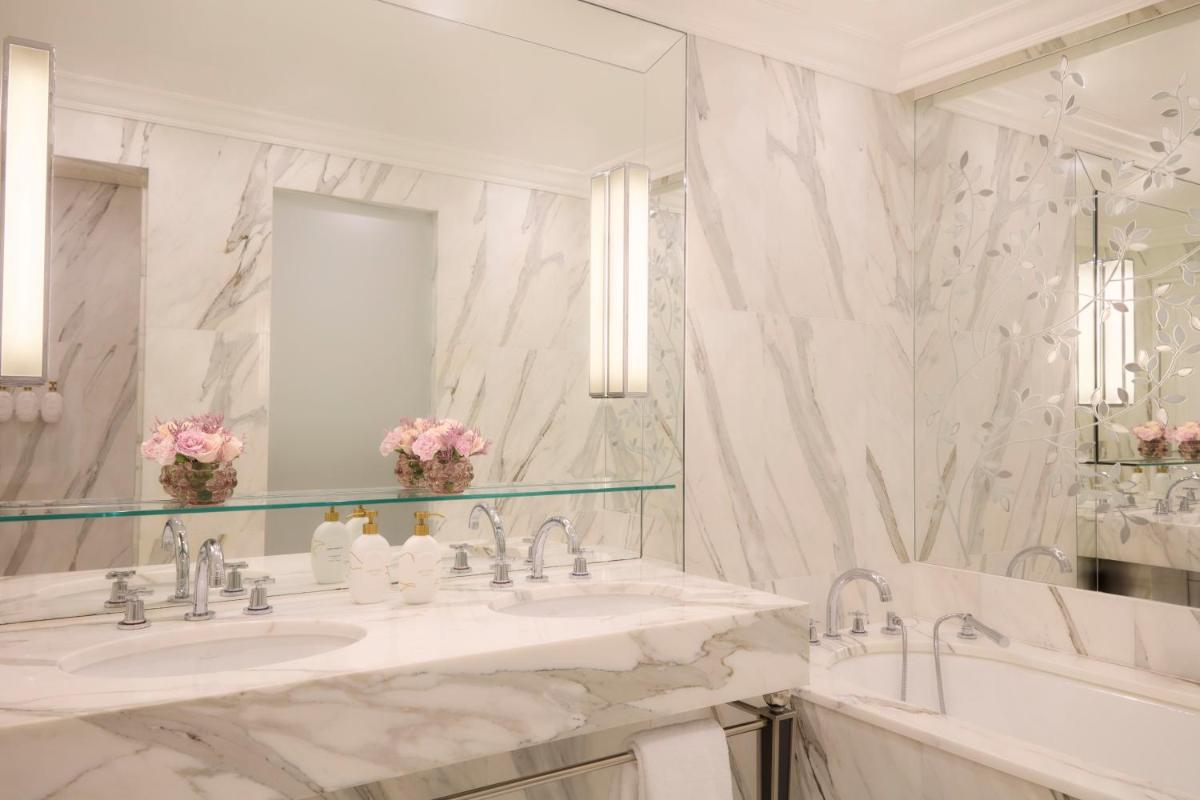 Hôtel Plaza Athénée - Dorchester Collection