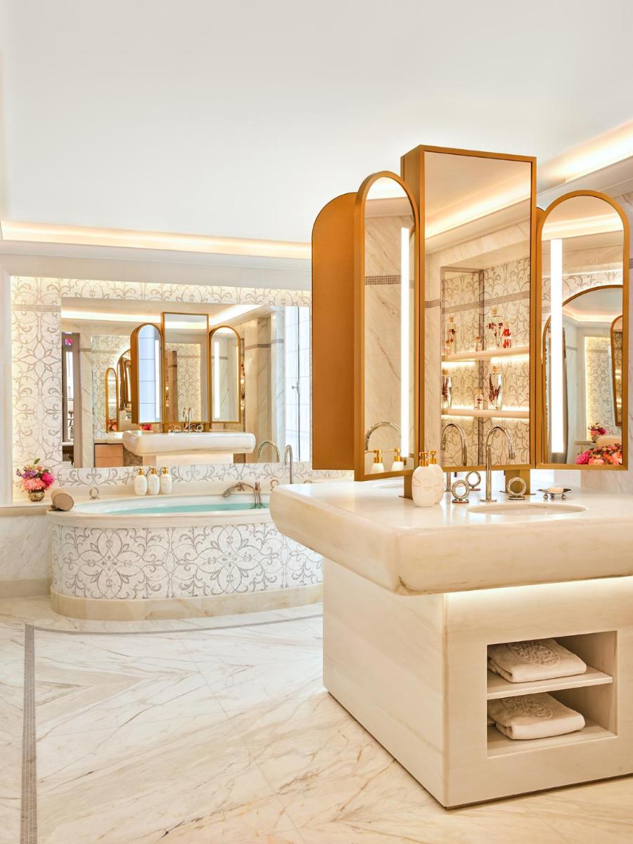 Hôtel Plaza Athénée - Dorchester Collection