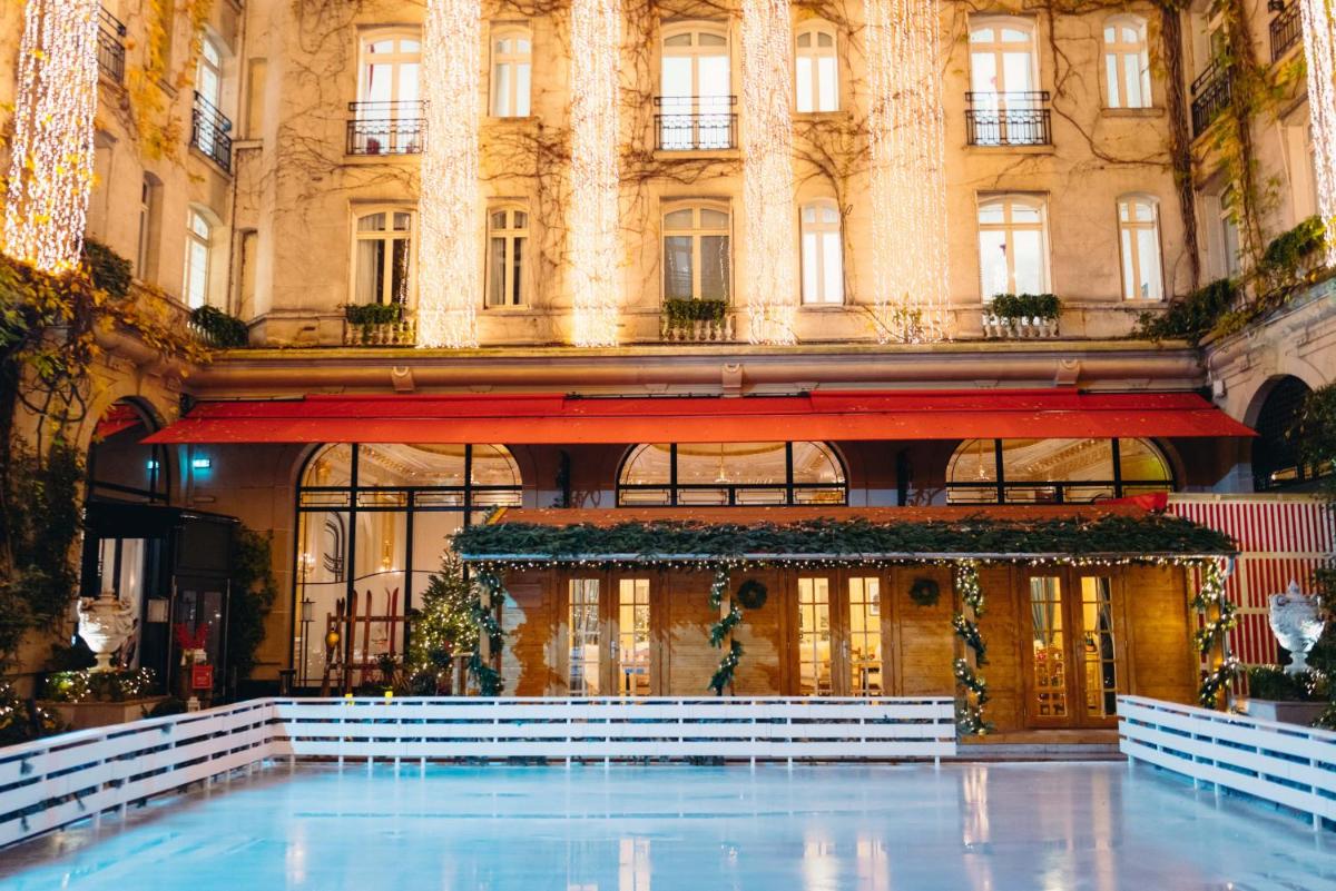Hôtel Plaza Athénée - Dorchester Collection