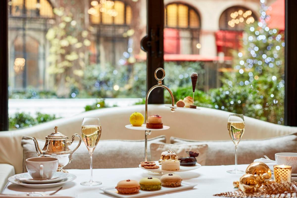 Hôtel Plaza Athénée - Dorchester Collection