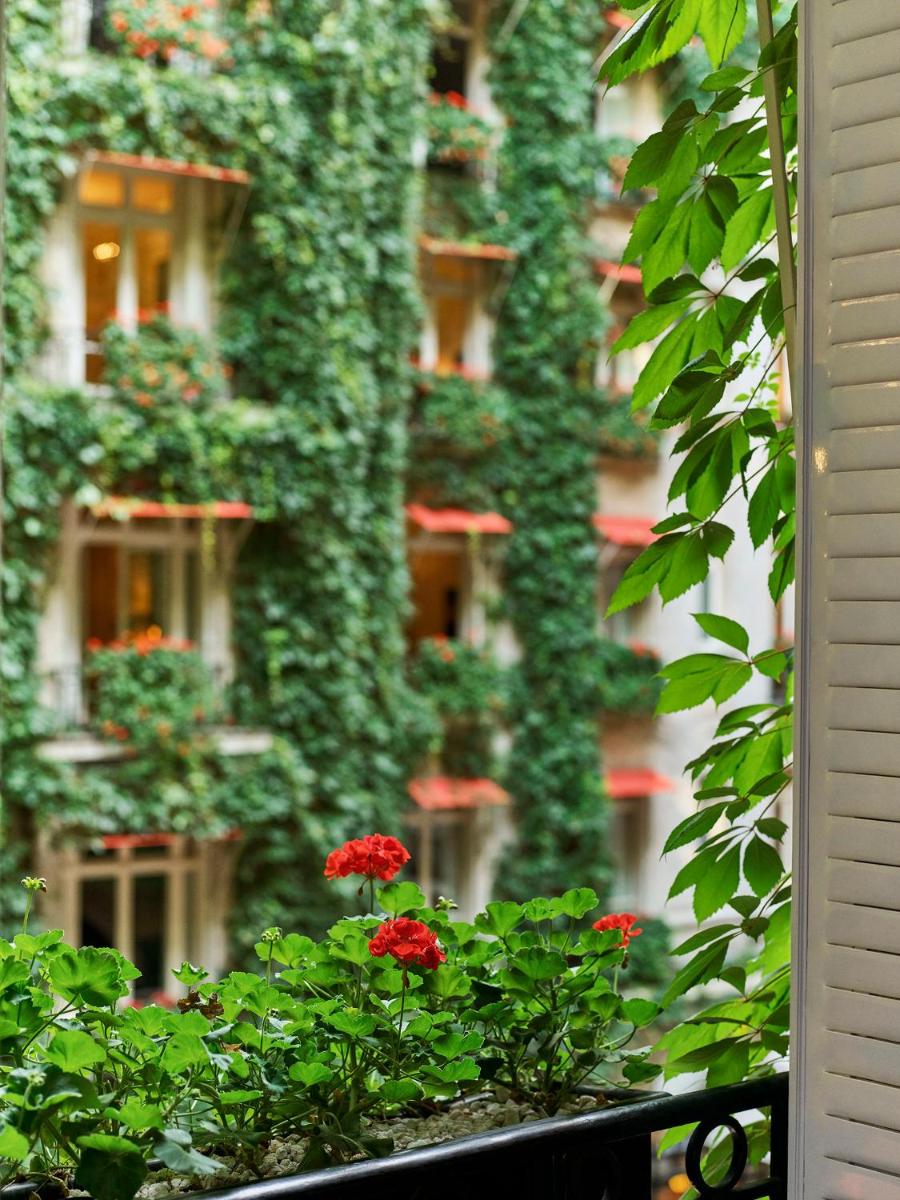 Hôtel Plaza Athénée - Dorchester Collection