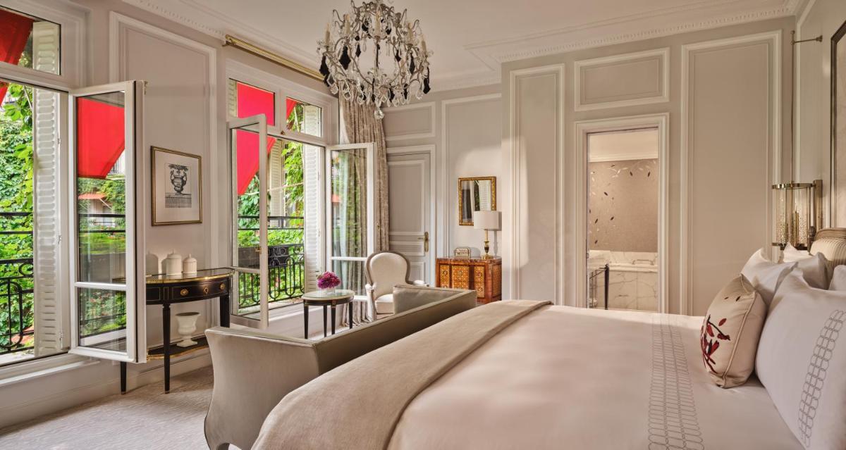 Hôtel Plaza Athénée - Dorchester Collection