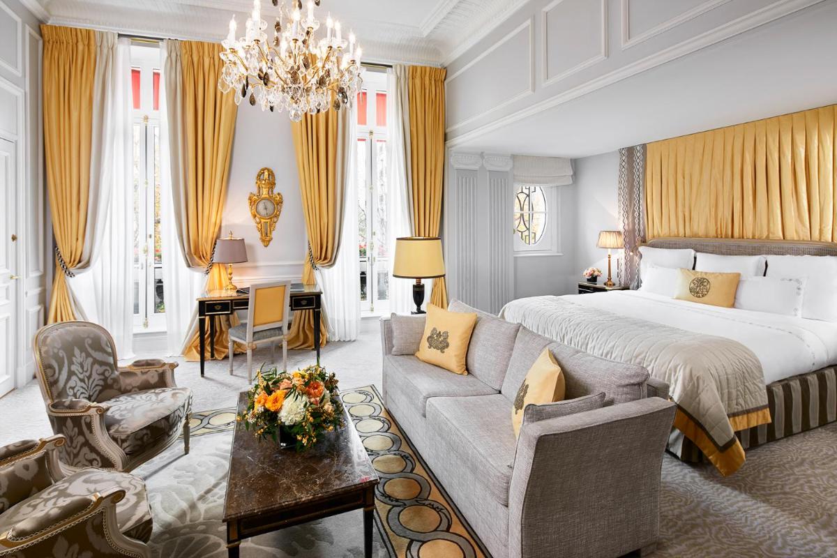 Hôtel Plaza Athénée - Dorchester Collection