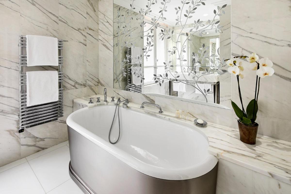 Hôtel Plaza Athénée - Dorchester Collection