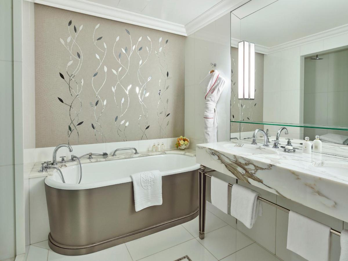 Hôtel Plaza Athénée - Dorchester Collection