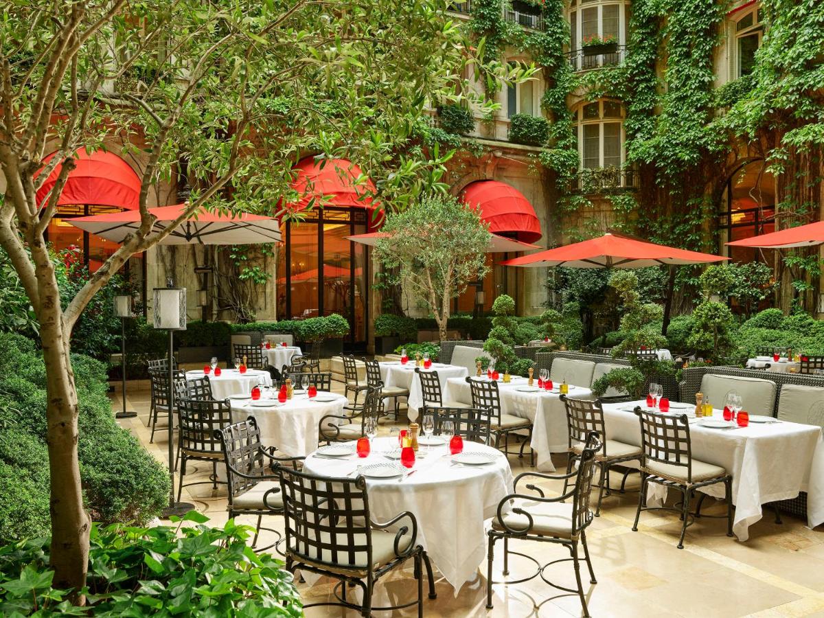 Hôtel Plaza Athénée - Dorchester Collection