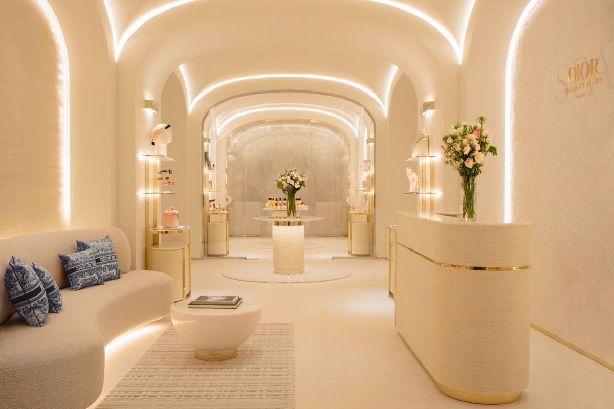Hôtel Plaza Athénée - Dorchester Collection