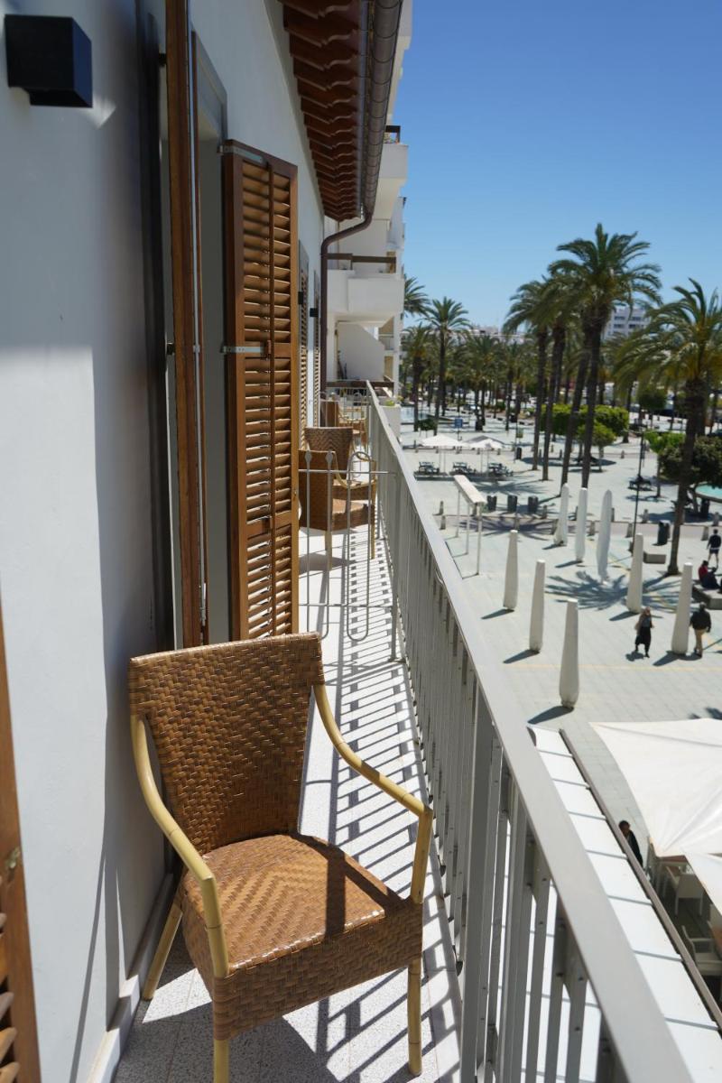 Hotel Portmany