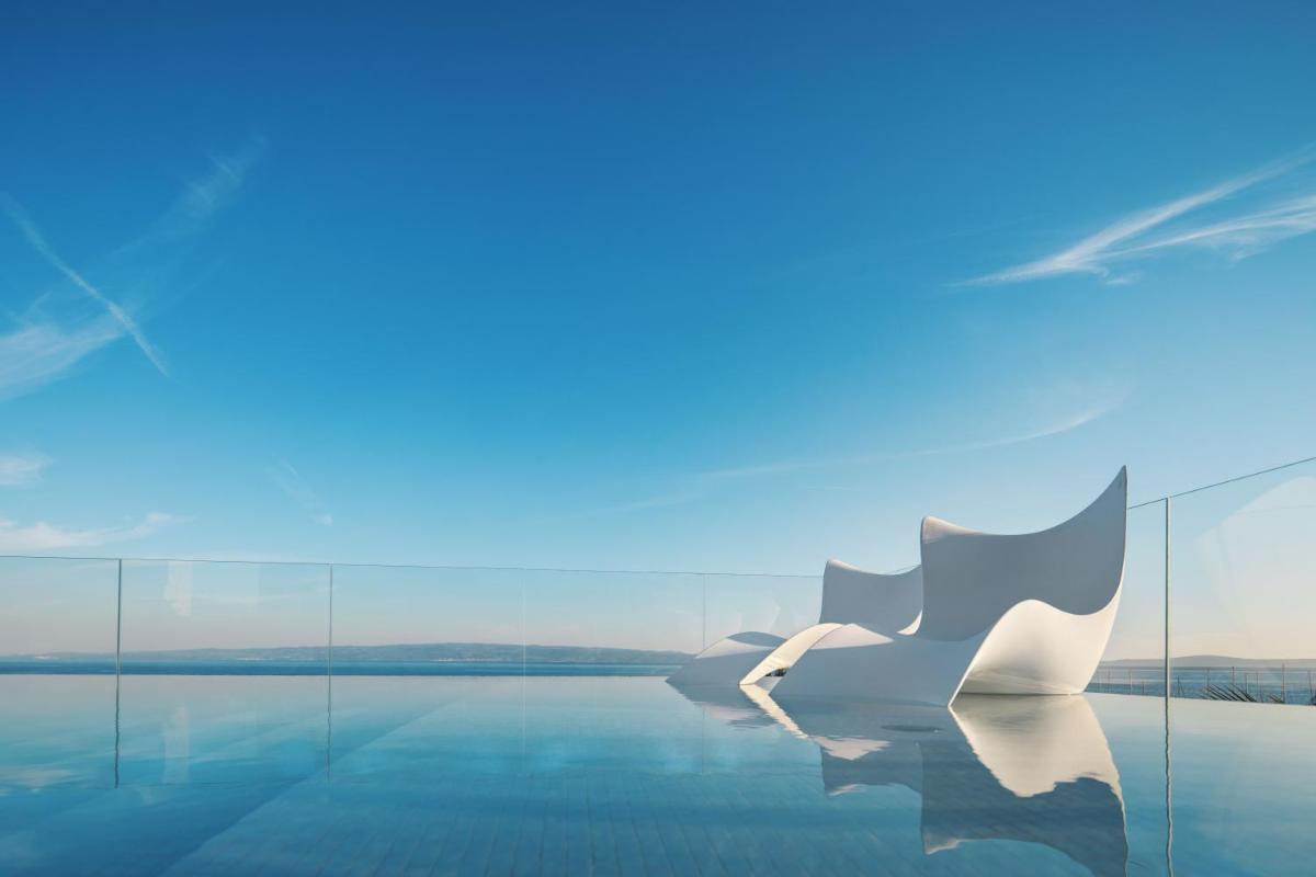 Posh Residence Luxury Suites