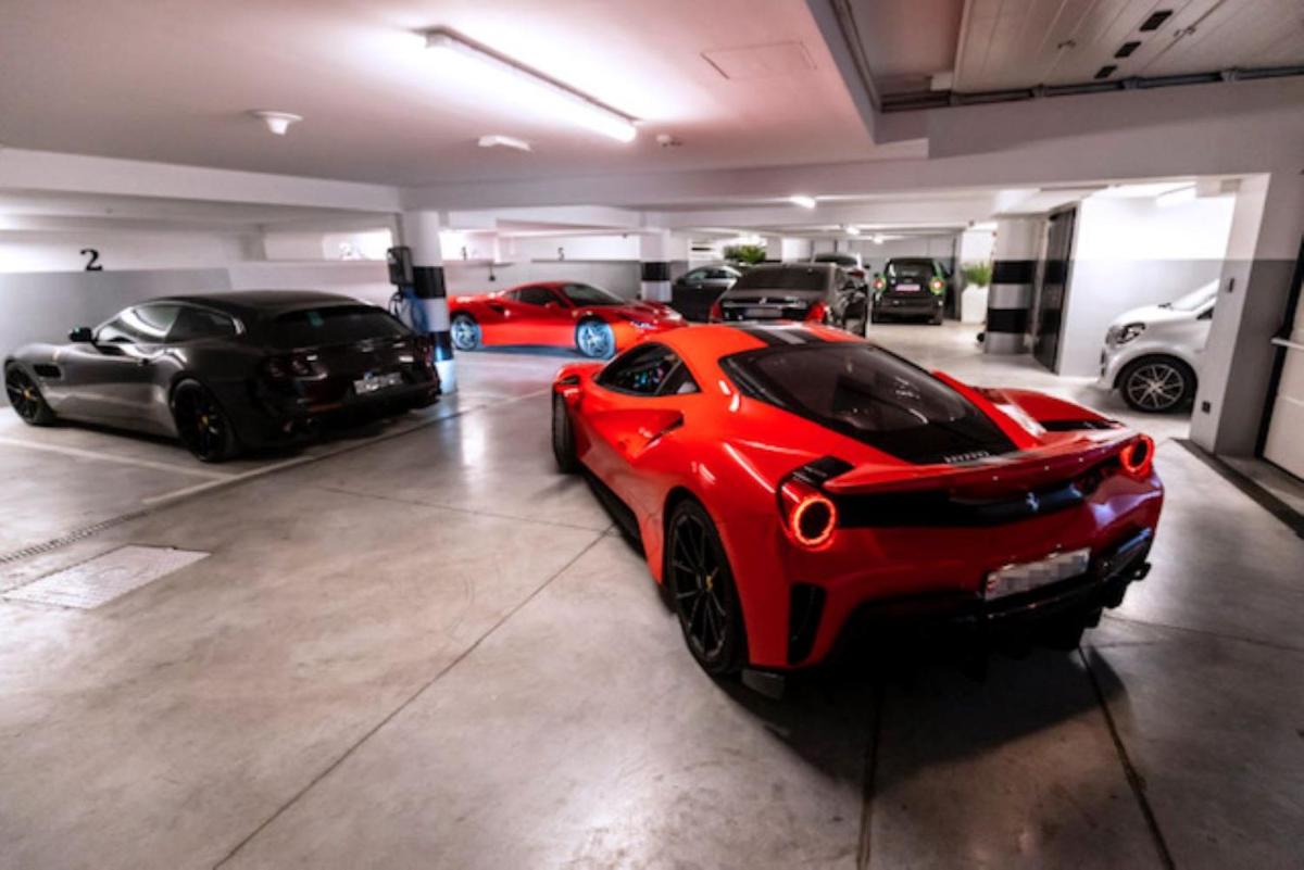 Posh Residence Luxury Suites