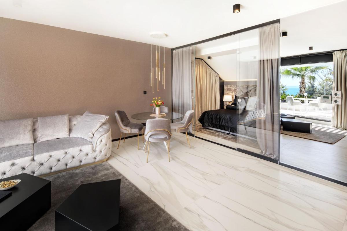 Posh Residence Luxury Suites
