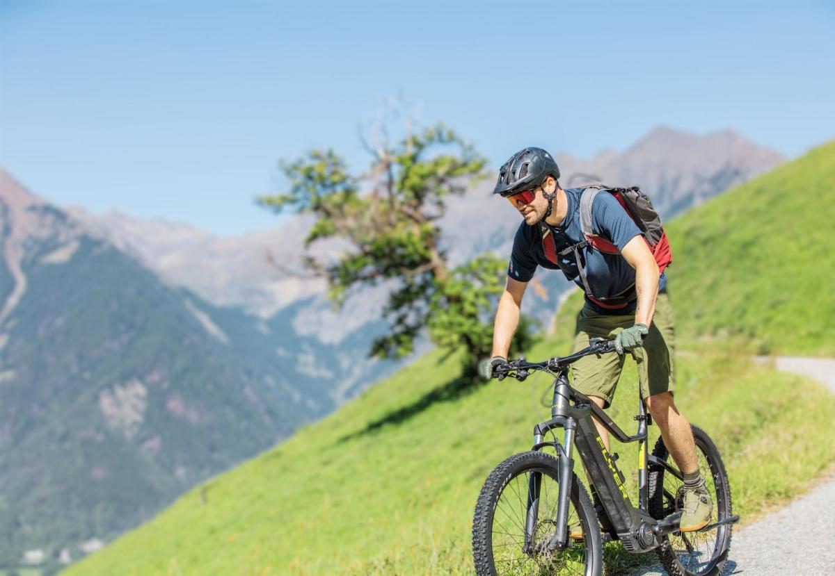 Hotel Rosengarten (Schenna Resort)