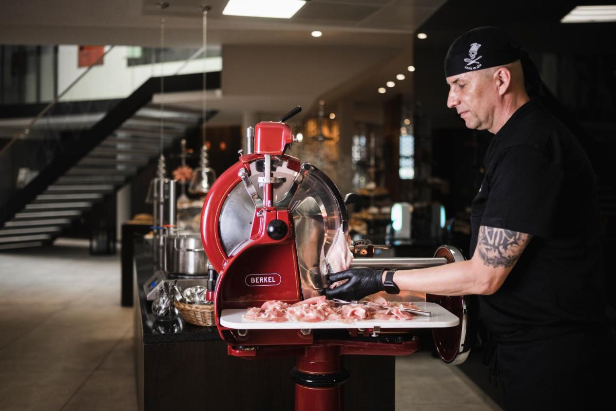 Hotel Rosengarten (Schenna Resort)