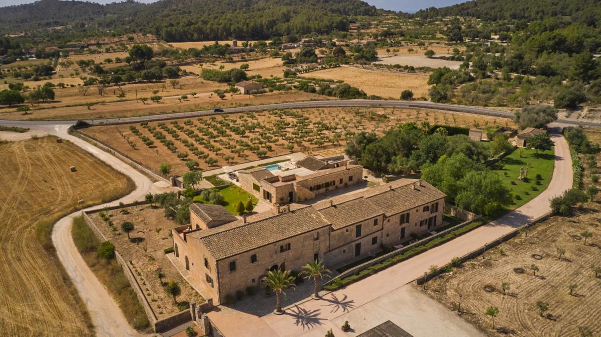 Hotel Rural Es Riquers