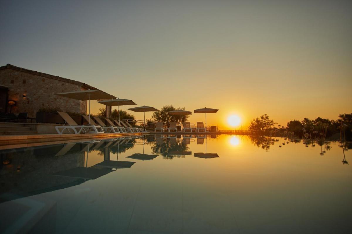 Hotel Rural Es Riquers