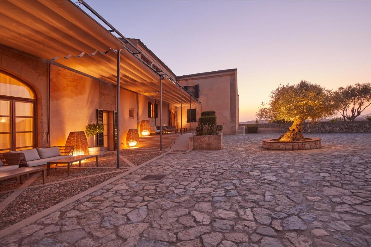 Hotel Rural Es Riquers