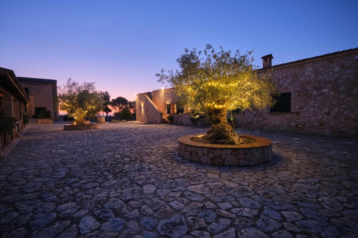 Hotel Rural Es Riquers