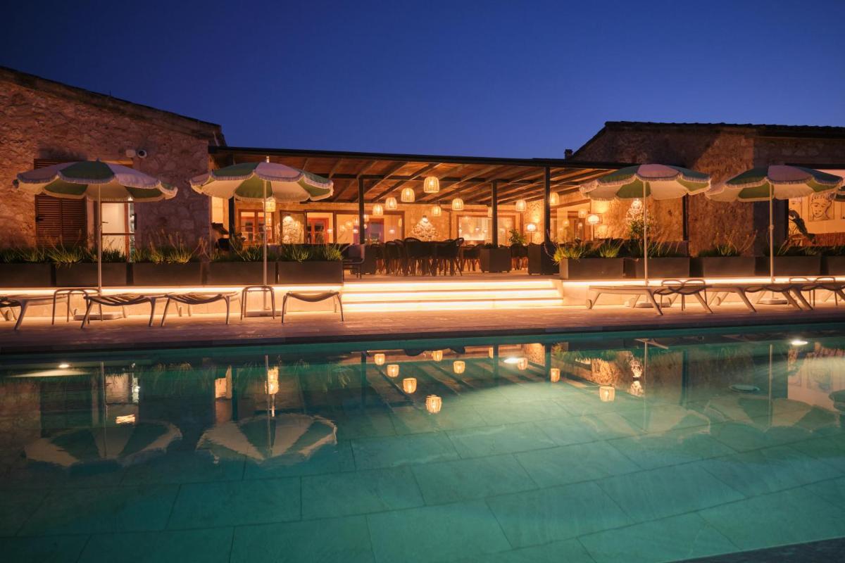 Hotel Rural Es Riquers