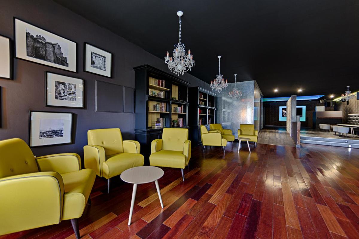 AZZ Peñafiel Las Claras Hotel & Spa