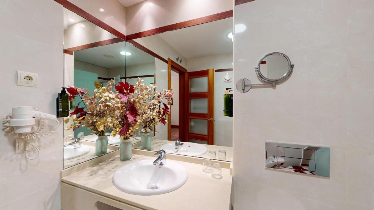 AZZ Peñafiel Las Claras Hotel & Spa