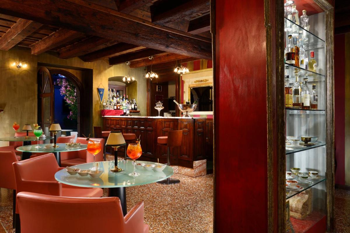 Hotel Villa Del Quar