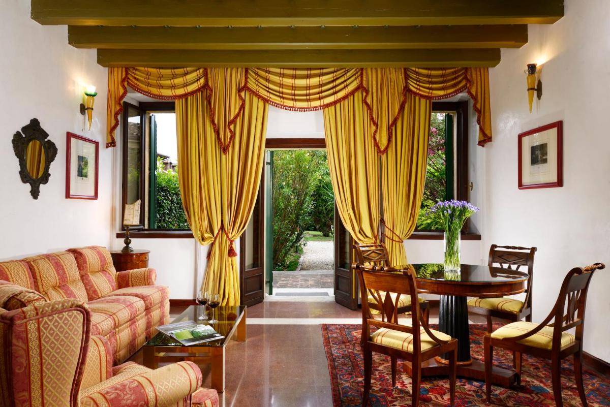 Hotel Villa Del Quar