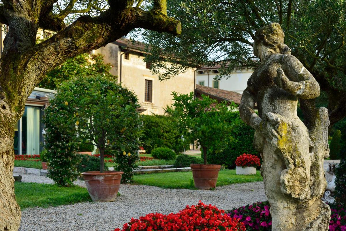 Hotel Villa Del Quar