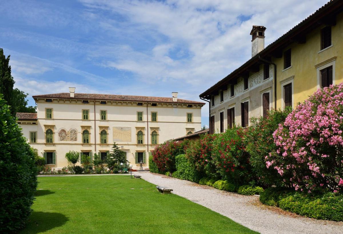 Hotel Villa Del Quar