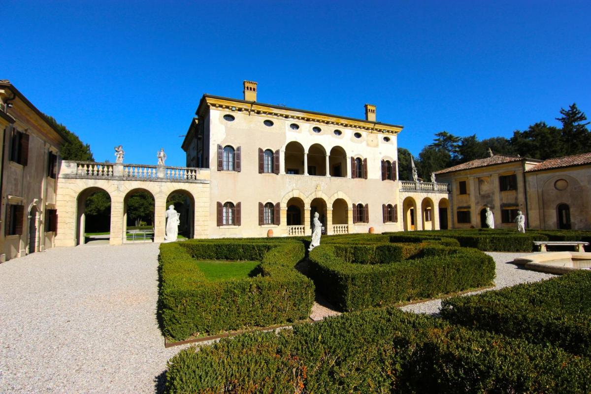 Hotel Villa Giona
