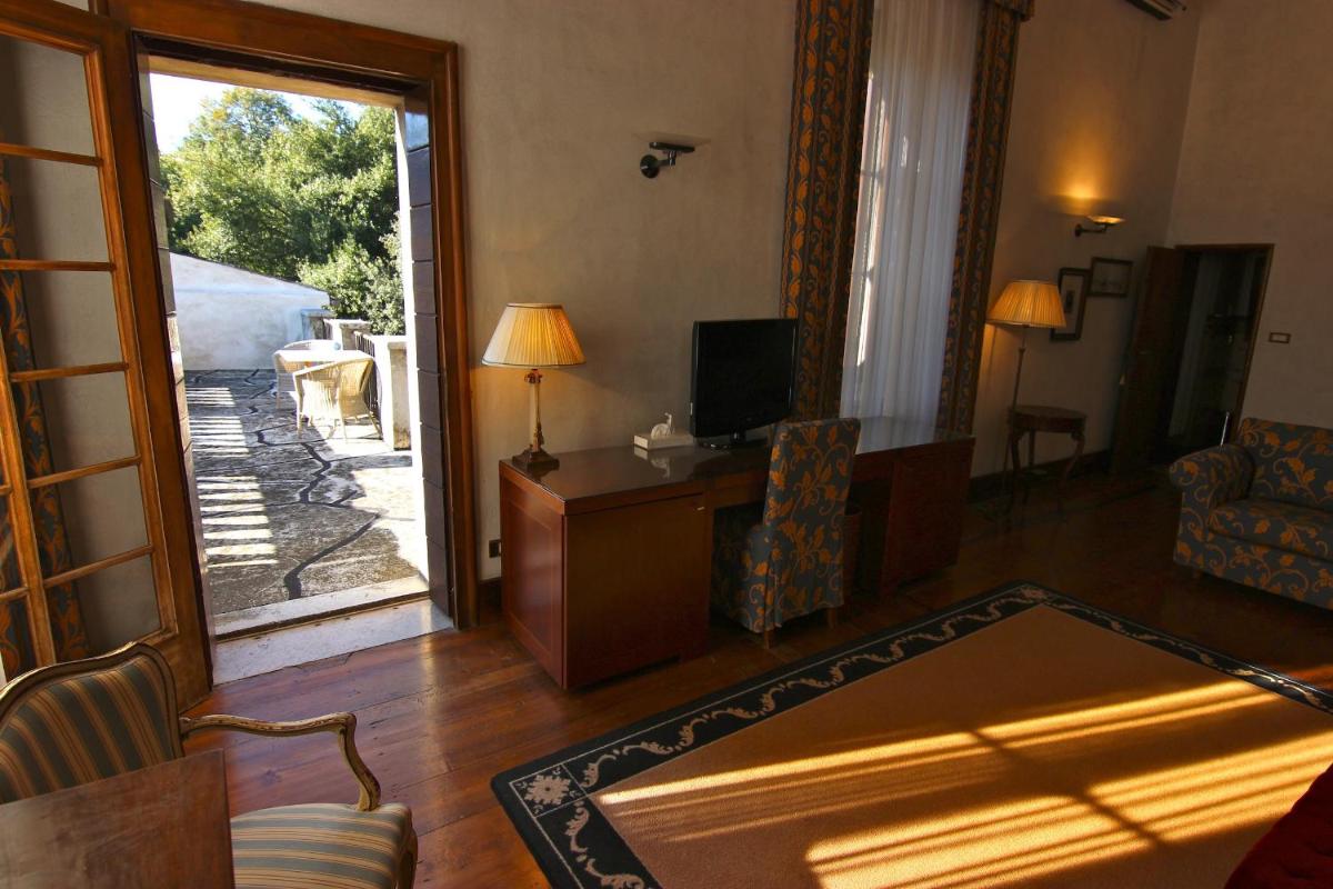 Hotel Villa Giona