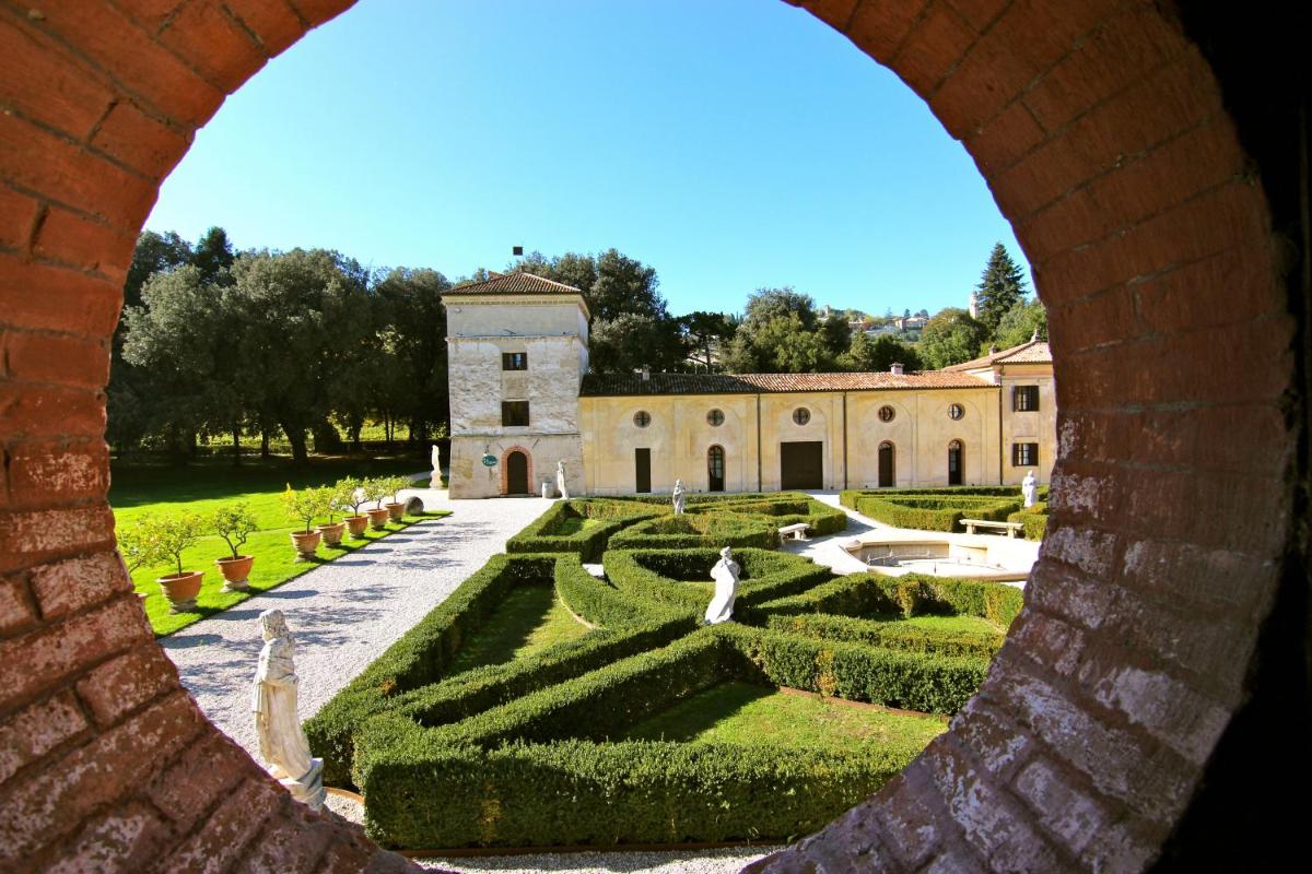 Hotel Villa Giona