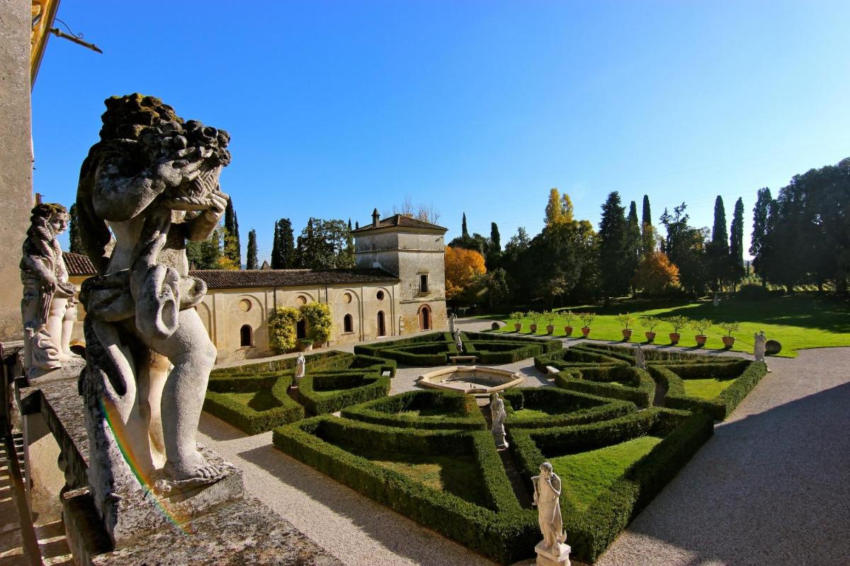 Hotel Villa Giona