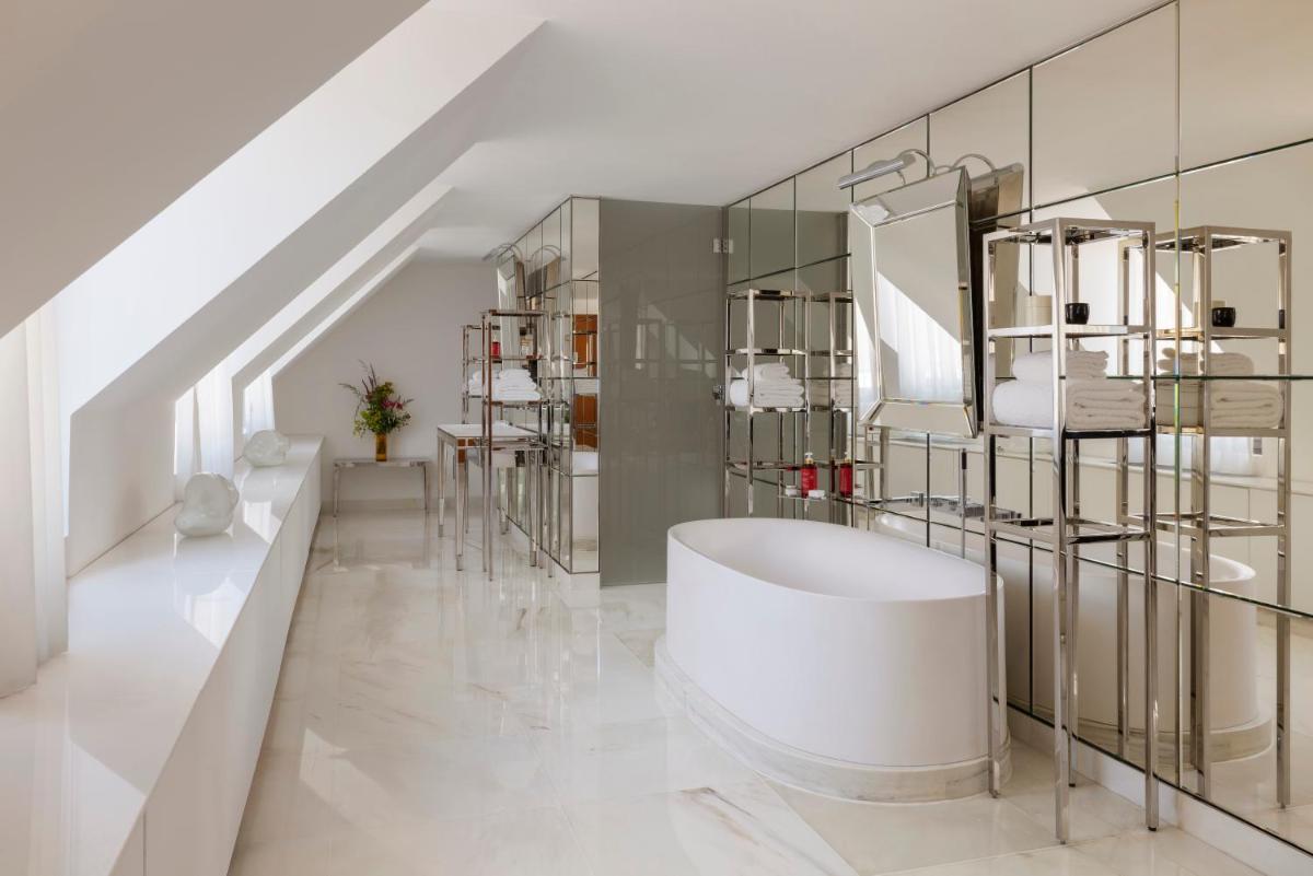 Hôtel Le Royal Monceau Raffles Paris