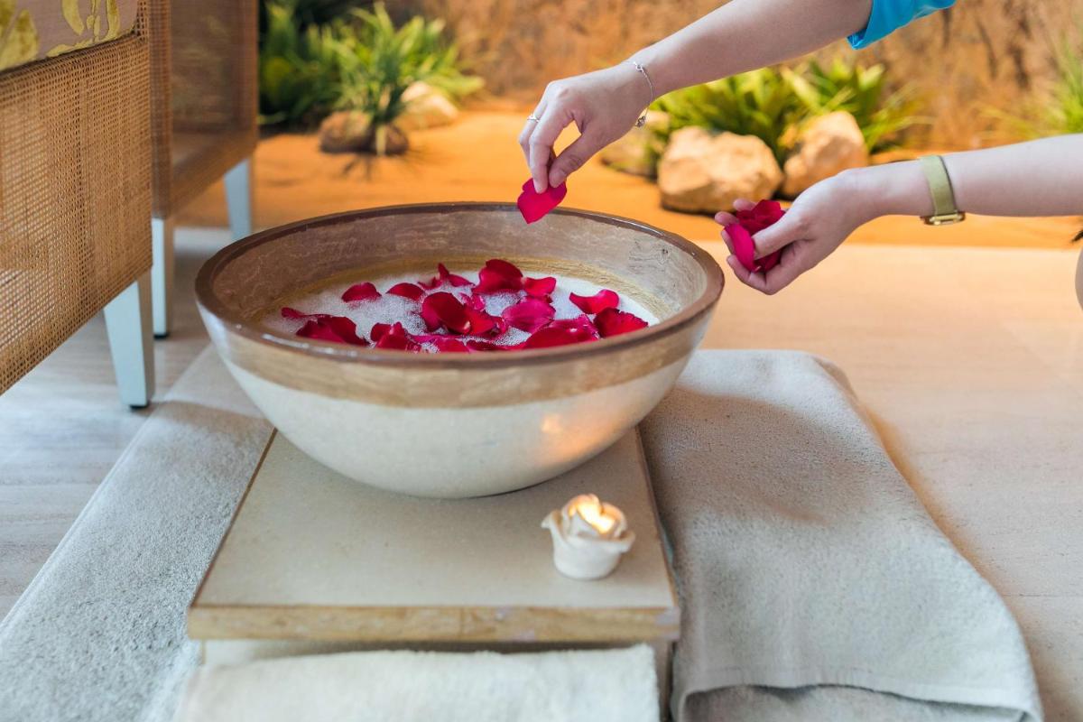 Andaz Capital Gate Abu Dhabi, By Hyatt