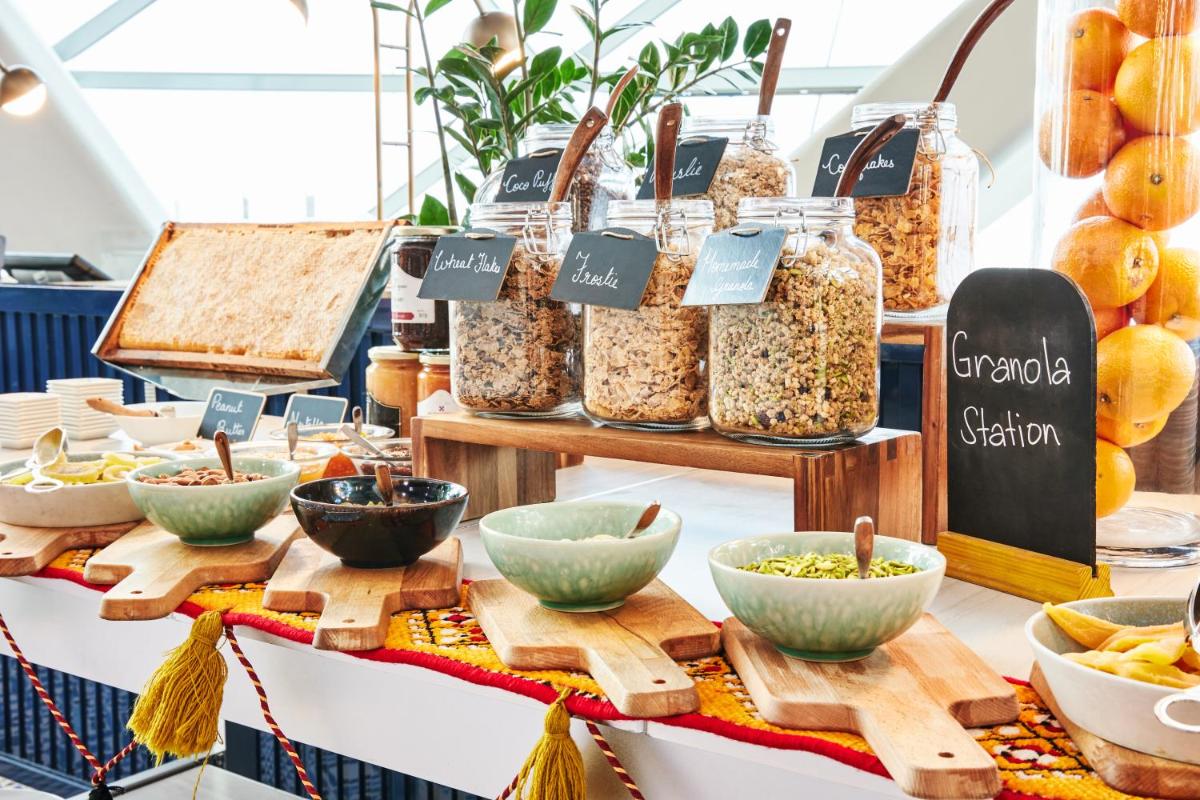 Andaz Capital Gate Abu Dhabi, By Hyatt