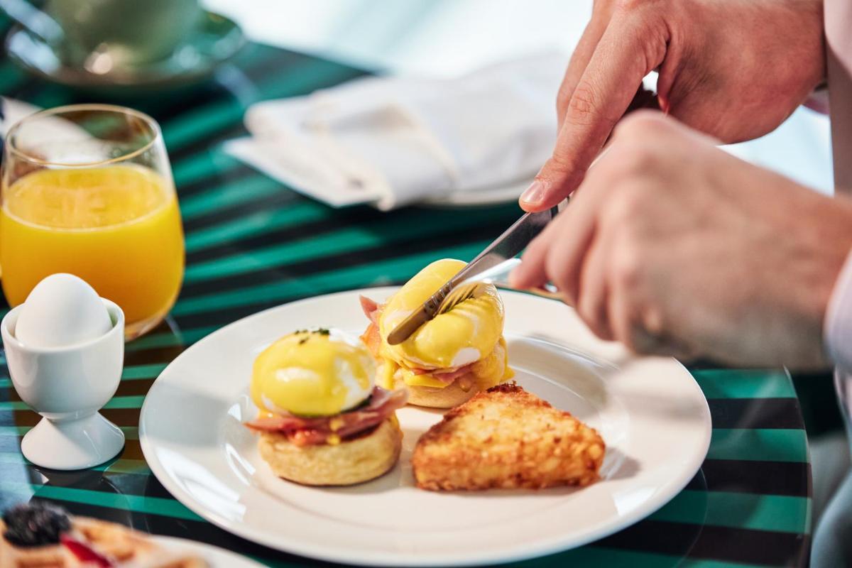 Andaz Capital Gate Abu Dhabi, By Hyatt