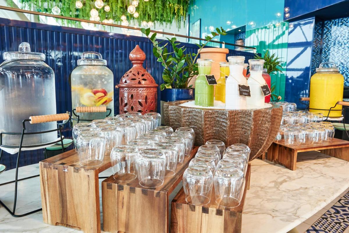 Andaz Capital Gate Abu Dhabi, By Hyatt