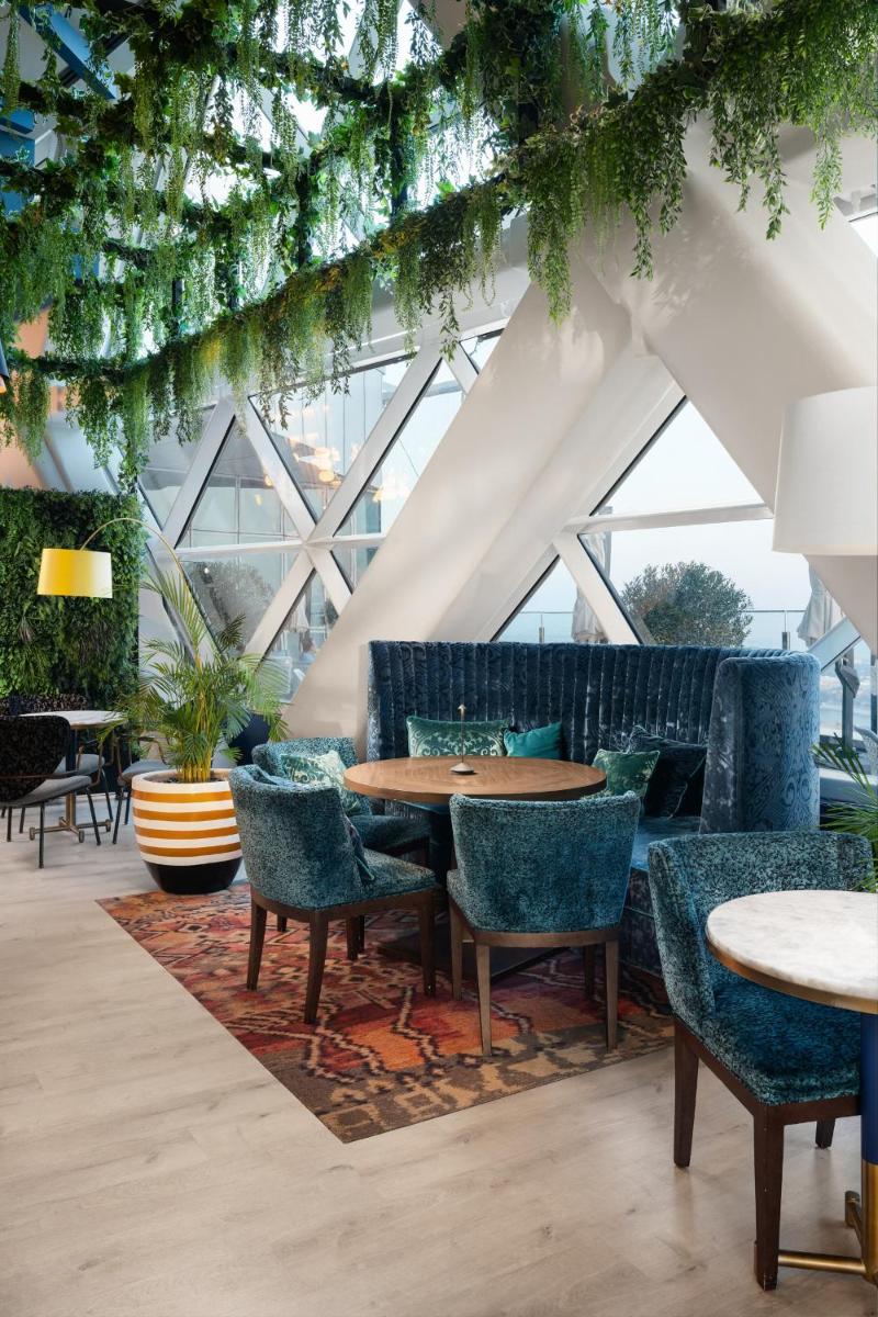 Andaz Capital Gate Abu Dhabi, By Hyatt