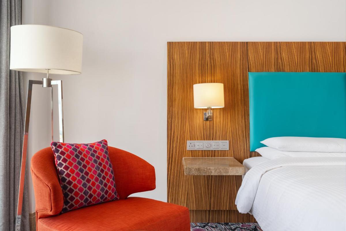 Andaz Capital Gate Abu Dhabi, By Hyatt