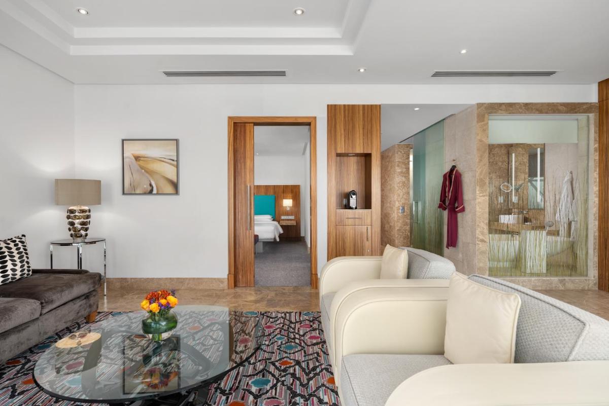 Andaz Capital Gate Abu Dhabi, By Hyatt