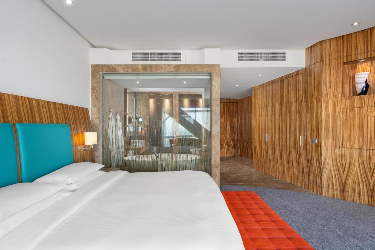 Andaz Capital Gate Abu Dhabi, By Hyatt