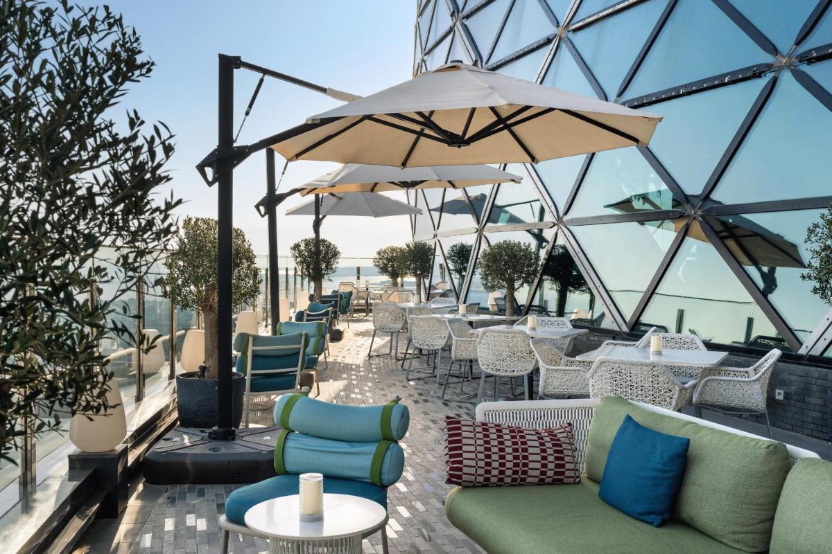 Andaz Capital Gate Abu Dhabi, By Hyatt